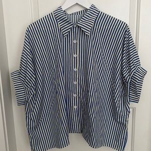 Blue and cream stripe blouse with collar and pleated arm holes